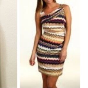 Vince Camuto Sz 4 sleeveless lined exposed back zipper fit silhouette dress